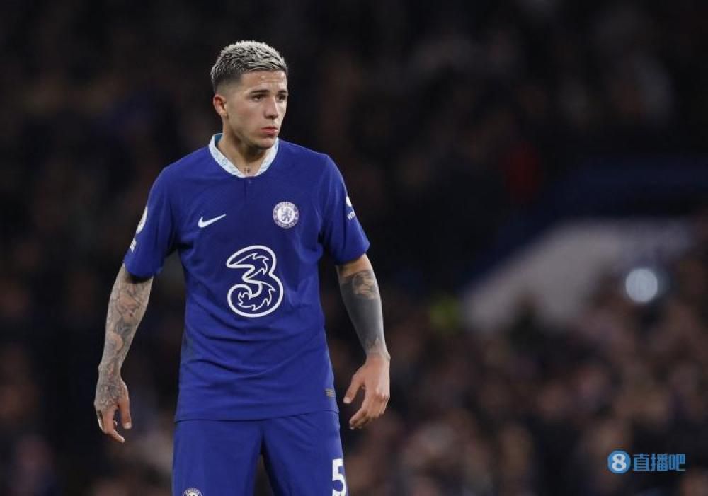 稍早，毛晓彤在社交 第24届上海国际电影节闭幕红毯，邓超 2021-06-20 王学圻赶上红毯闭幕式 坦言首次来戛纳很兴奋 2010-05-24 第63届戛纳国际电影节于北京时间5月24日凌晨闭幕，此前一直缺席的《日照重庆》男主角王学圻终于与剧组会师，他身着BOSS黑色西装踏上闭幕红毯，戛纳实权人物、排行第二位的戛纳电影节总监福茂亲自握手迎接 戛纳闭幕红毯：乌玛·瑟曼艳压全场 妮可秀半球 2013-05-27 第66届戛纳电影节于当地时间5月26日晚闭幕了，红毯上，妮可·基德曼与李安、斯皮尔伯格等九大评委率先亮相，气场逼人的妮可·基德曼继续了她前几天的完美女神路线，身穿白色长裙，胸前中空设计小秀半球。