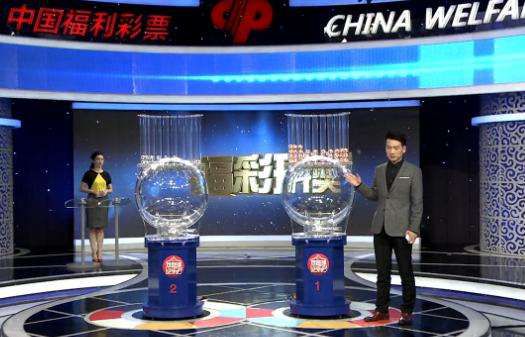 海报文案巧妙地采用流行语，以一语双关的形式道出《三打》的核心剧情，也在距电影上映一个月前霸气喊出倒计时。
