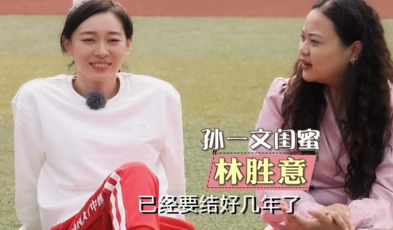 2022-06-10 近日，演员刘浩存发布微博，被网友质疑文案“抄袭”。